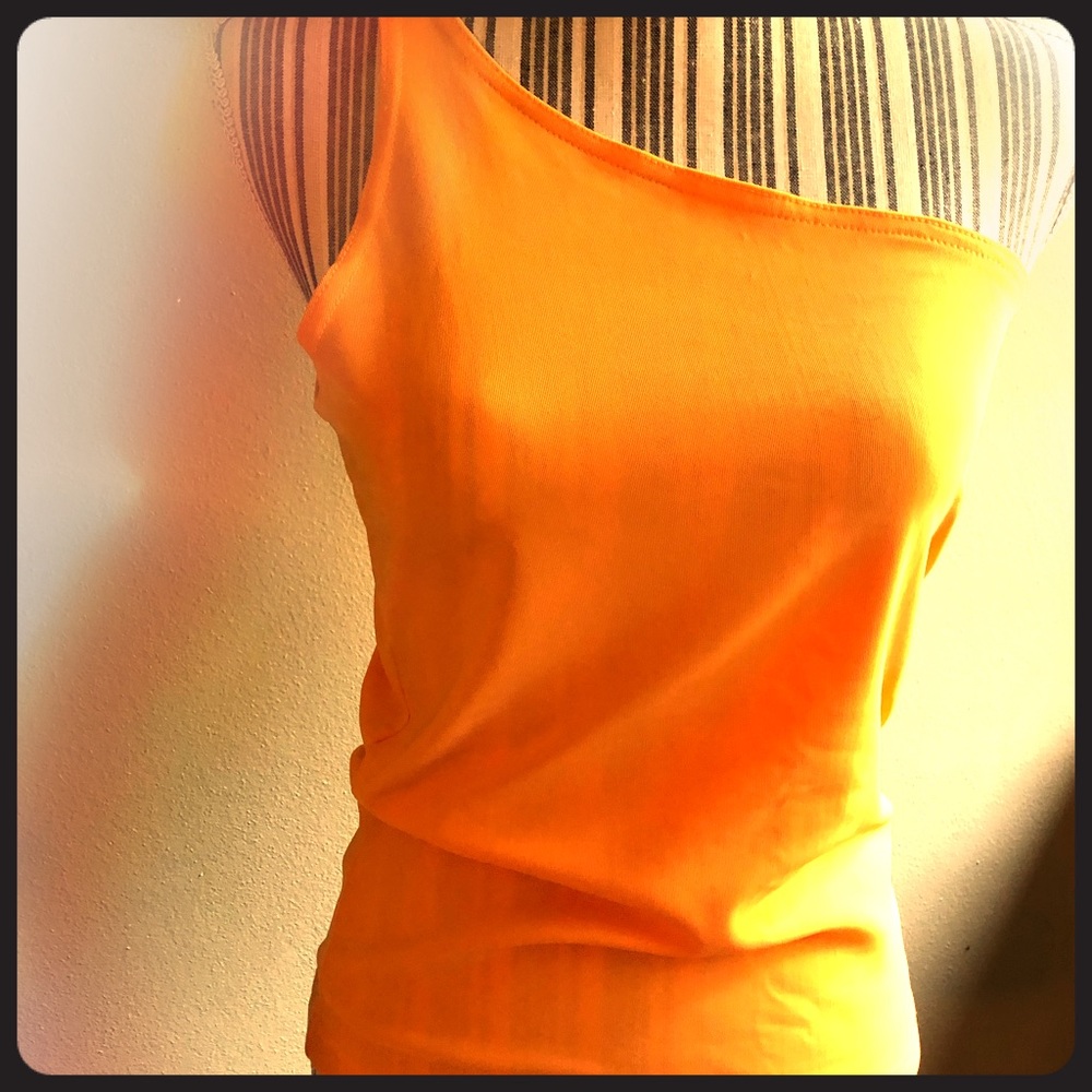 One shoulder Top